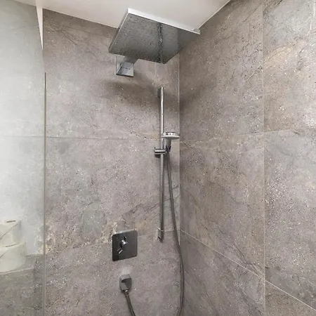 Apartman S *