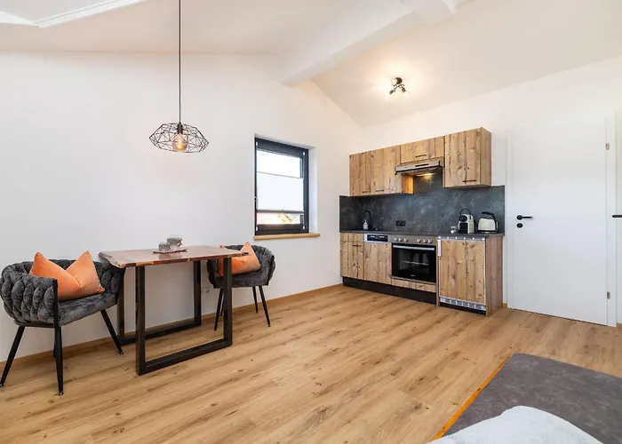 S Апартаменты *