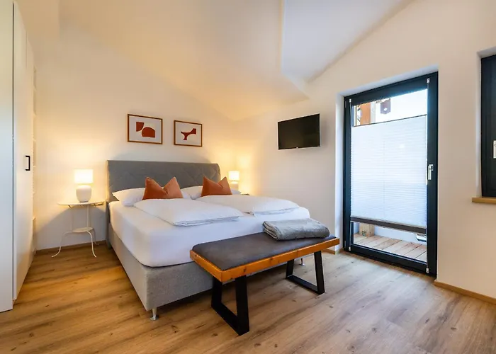 S Апартаменты *